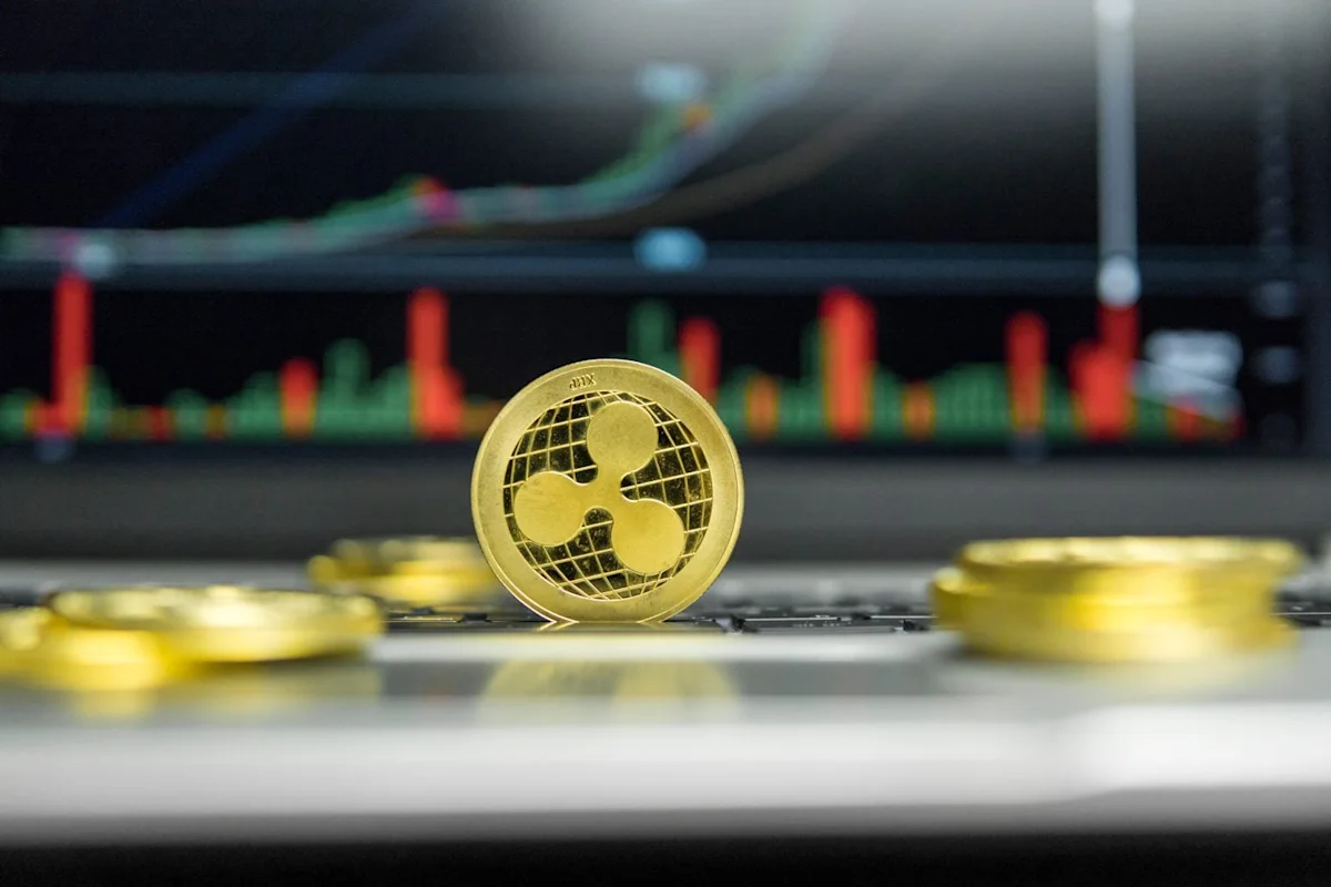XRP Sentiment Hits Three-Month Low as Price Struggles Near $1